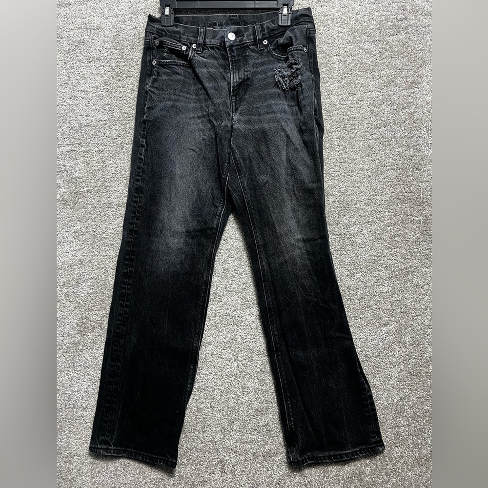 American Eagle Woman’s Black Distressed denim Jeans Boyfriend Fit Size 6 Reg.